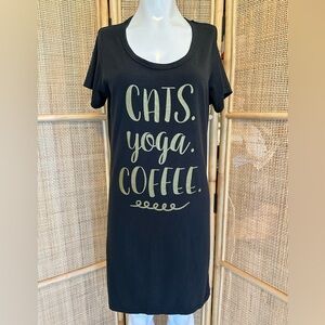 Sleep shirt gown size medium “cats yoga coffee” black